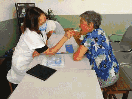 牙科义诊进社区 口腔健康暖人心