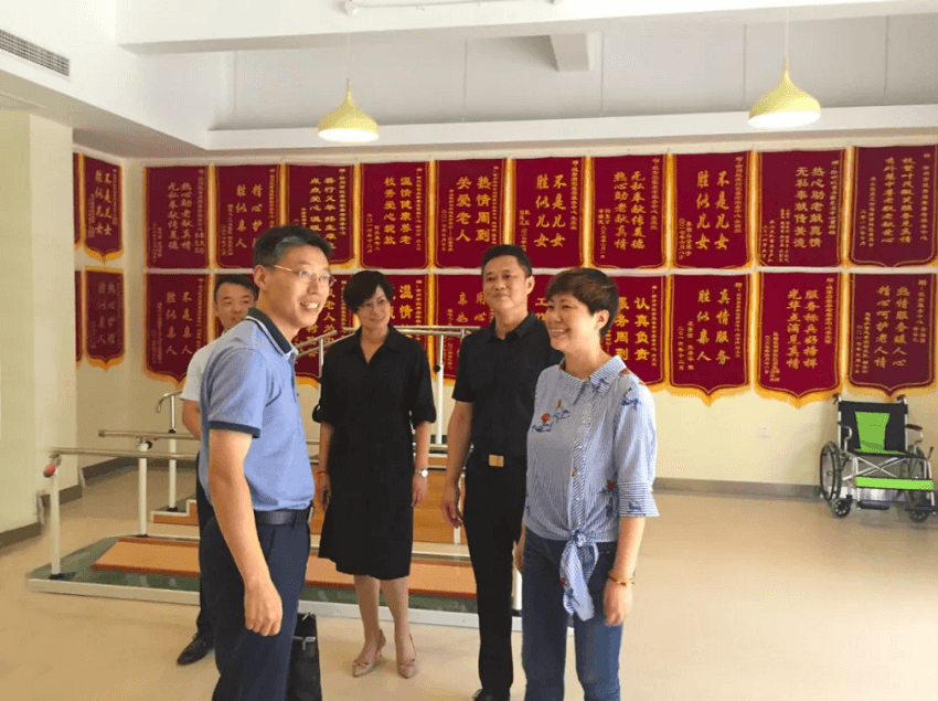 徐州市老龄办主任张弥雷一行莅临彭城养护院参观指导