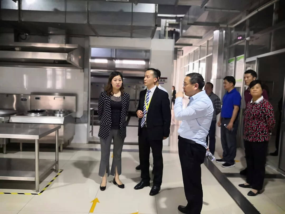 “舌尖上的为老服务、大港城银丝下的春天”！