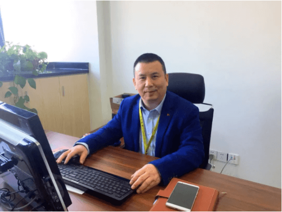 宝刀未老，亦能再“战”；年轻有为，勇敢拼搏