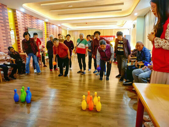社工站 | 情暖金秋迎重阳 趣味运动享健康