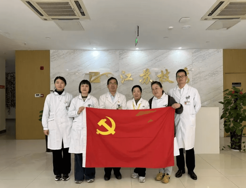 重阳敬老，情暖金秋