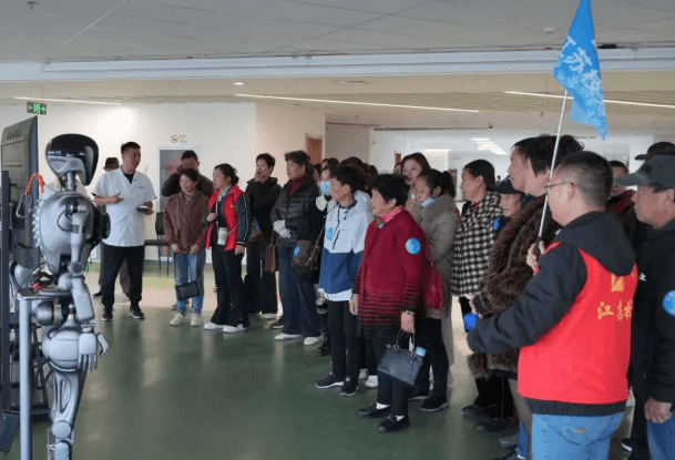 江苏枝秀集结百人团 畅享沪上康复新奇体验