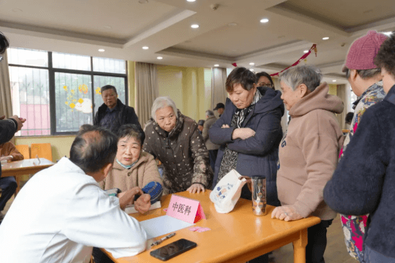 这场社区中医公益行，把“健康温暖”直接焊在冬天里了！