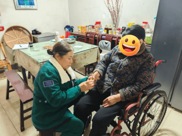 纸短情长：超越职责与爱的坚守